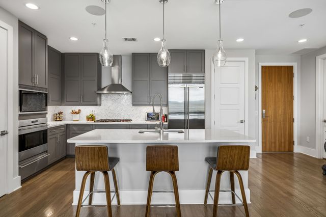 20 Rutledge St Apt 504, Nashville, TN 37210