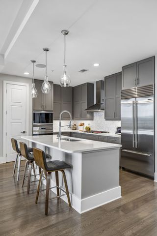 20 Rutledge St Apt 504, Nashville, TN 37210