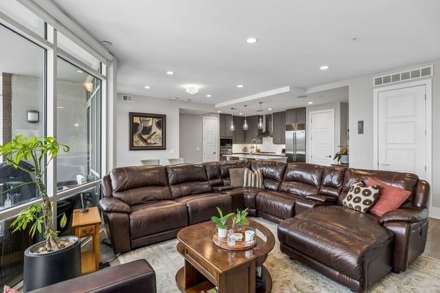 20 Rutledge St Apt 504, Nashville, TN 37210