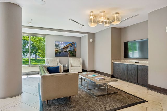 20 Rutledge St Apt 504, Nashville, TN 37210