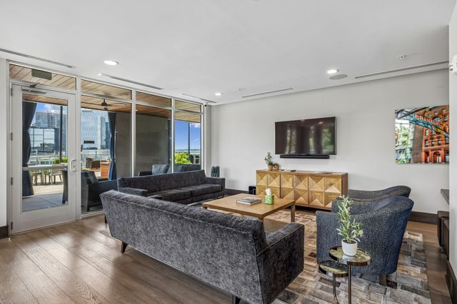 20 Rutledge St Apt 504, Nashville, TN 37210