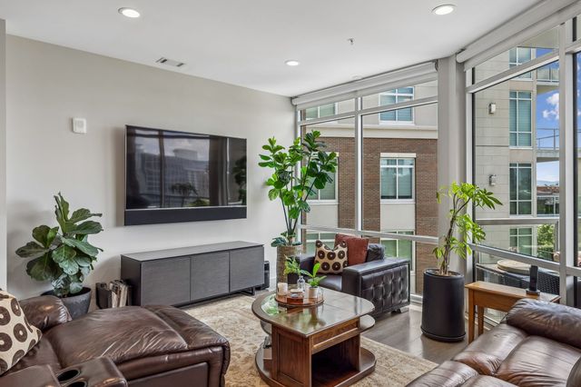 20 Rutledge St Apt 504, Nashville, TN 37210