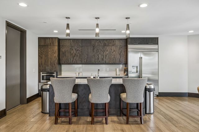 20 Rutledge St Apt 504, Nashville, TN 37210