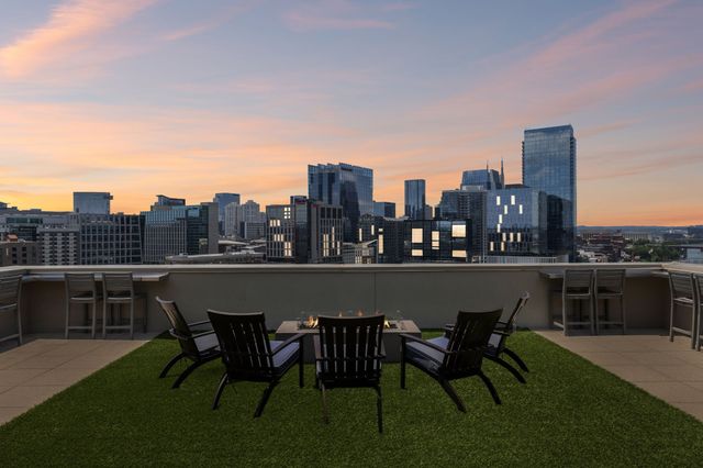 20 Rutledge St Apt 504, Nashville, TN 37210