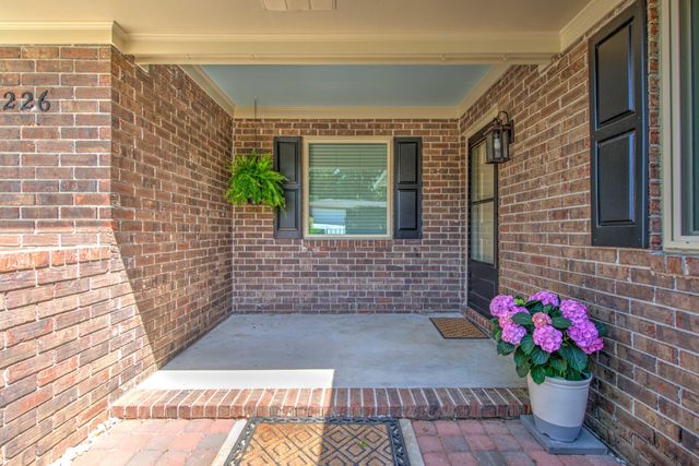 226 Smythe Drive, Summerville, SC 29485