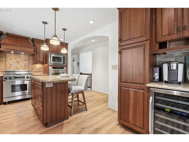 4243 SPRING ROCK Cir, West Linn, OR 97068