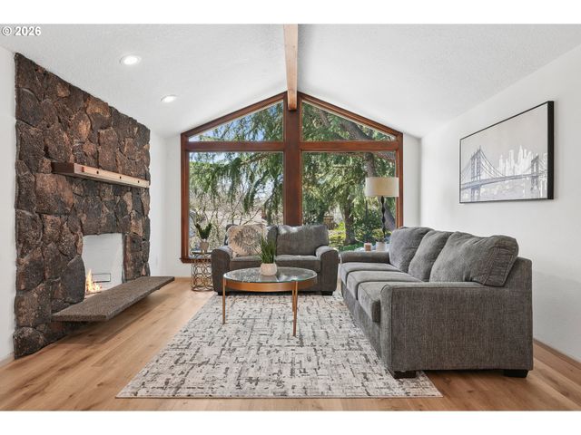 4243 SPRING ROCK Cir, West Linn, OR 97068