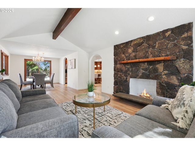 4243 SPRING ROCK Cir, West Linn, OR 97068