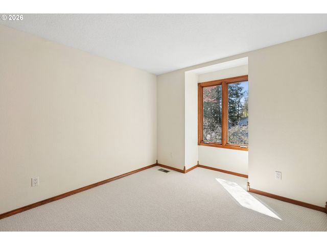 4243 SPRING ROCK Cir, West Linn, OR 97068