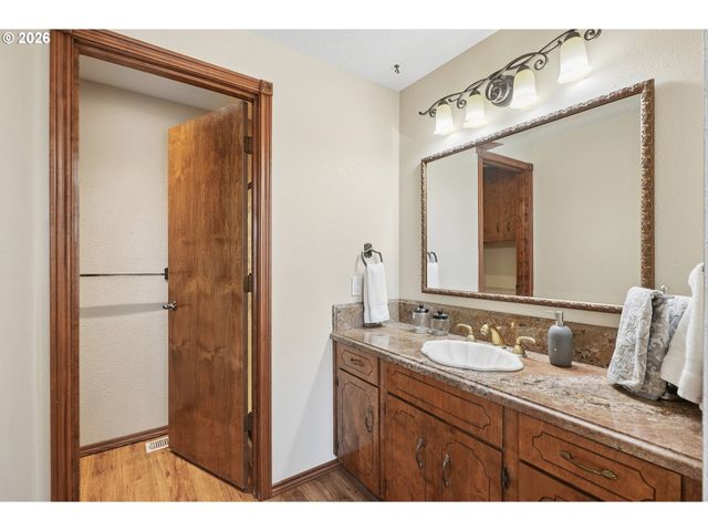 4243 SPRING ROCK Cir, West Linn, OR 97068