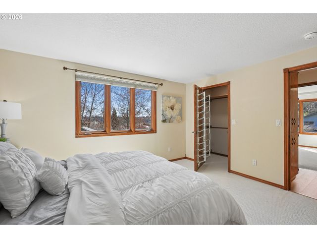 4243 SPRING ROCK Cir, West Linn, OR 97068