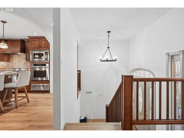 4243 SPRING ROCK Cir, West Linn, OR 97068