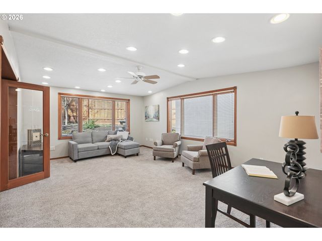 4243 SPRING ROCK Cir, West Linn, OR 97068