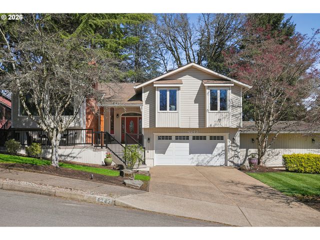 4243 SPRING ROCK Cir, West Linn, OR 97068