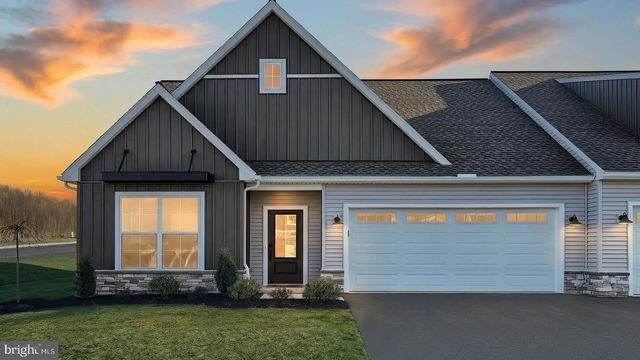 33 CANTERBURY LN, Annville, PA 17003