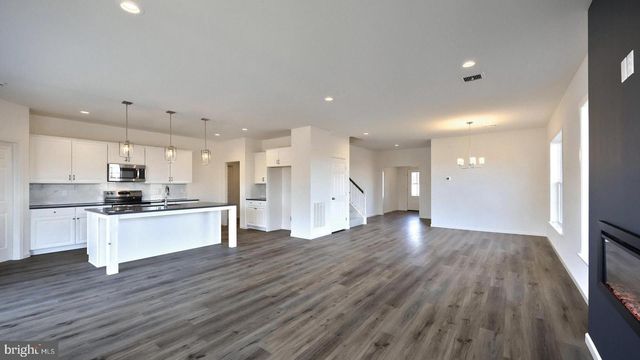 33 CANTERBURY LN, Annville, PA 17003