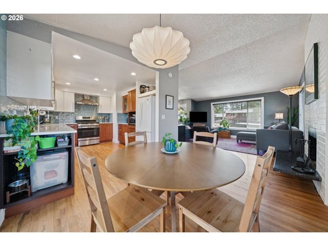 12221 Sw TAYLOR Ct, Portland, OR 97225