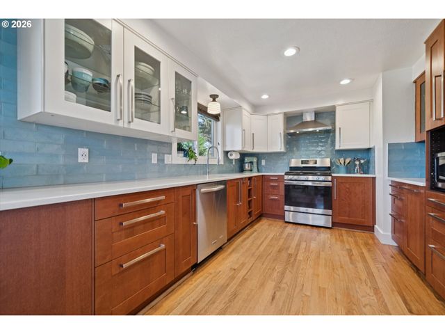 12221 Sw TAYLOR Ct, Portland, OR 97225