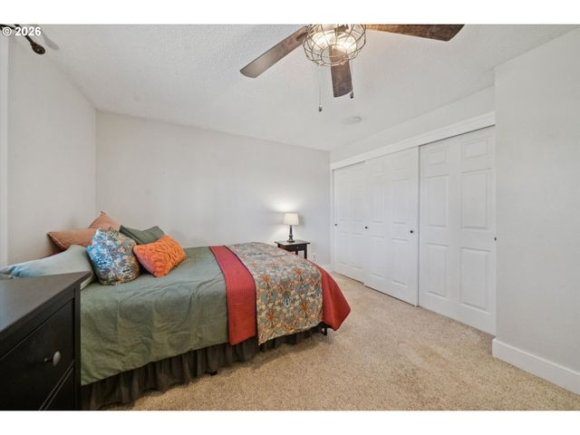 12221 Sw TAYLOR Ct, Portland, OR 97225