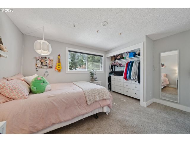 12221 Sw TAYLOR Ct, Portland, OR 97225