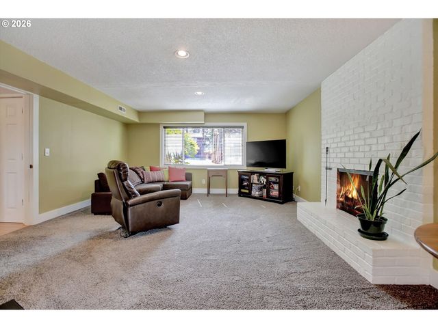 12221 Sw TAYLOR Ct, Portland, OR 97225