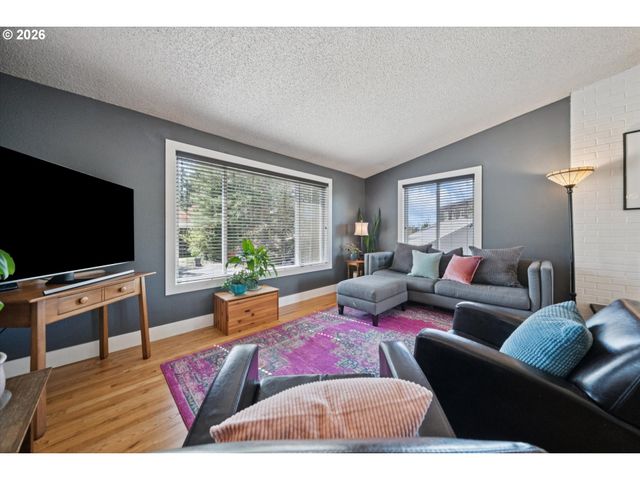 12221 Sw TAYLOR Ct, Portland, OR 97225