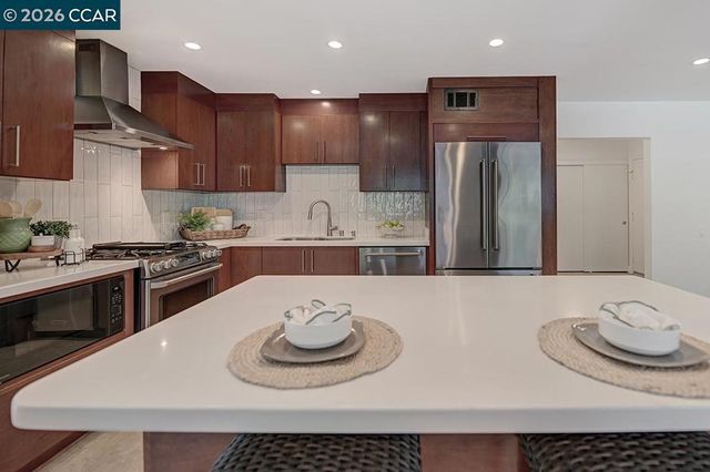 1345 Singingwood Ct 8, Walnut Creek, CA 94595