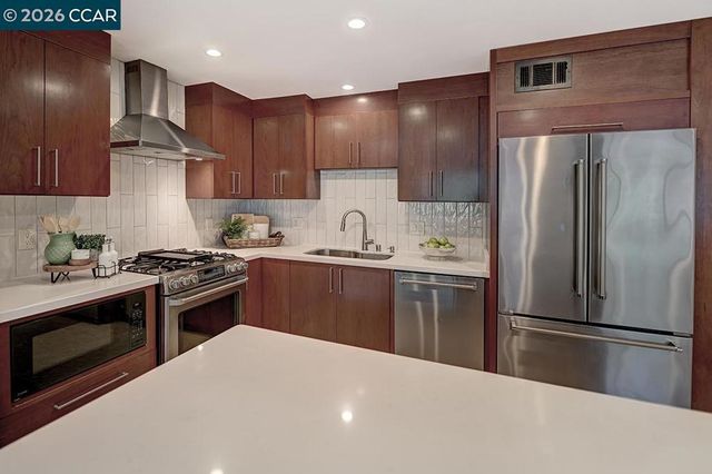 1345 Singingwood Ct 8, Walnut Creek, CA 94595