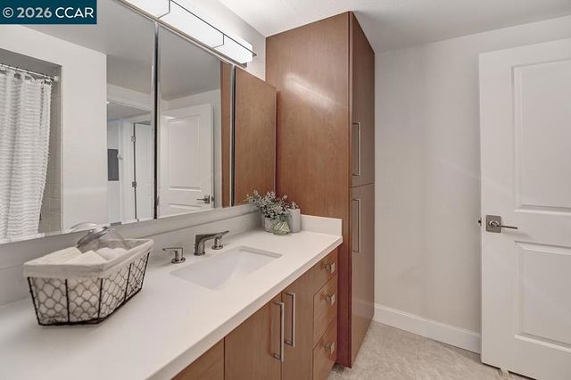 1345 Singingwood Ct 8, Walnut Creek, CA 94595