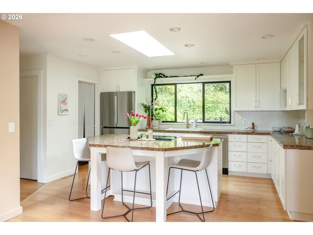 13430 Nw GERMANTOWN Rd, Portland, OR 97231