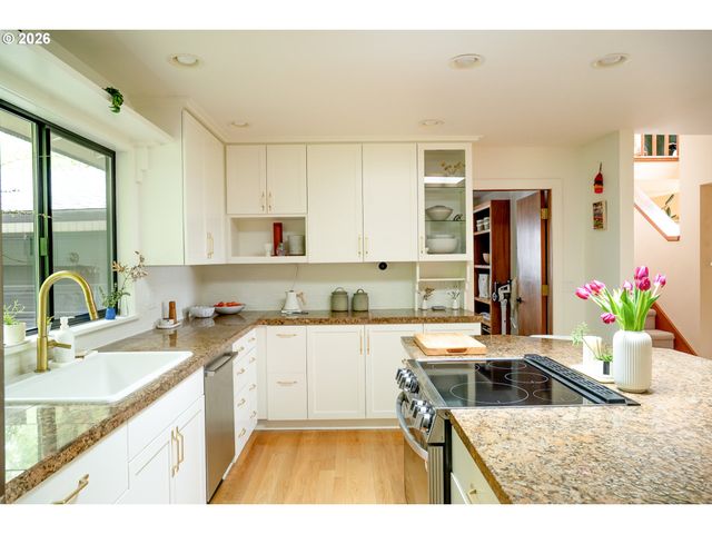 13430 Nw GERMANTOWN Rd, Portland, OR 97231