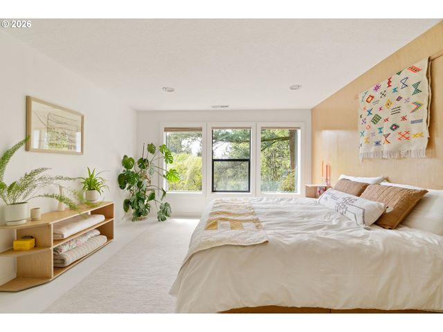 13430 Nw GERMANTOWN Rd, Portland, OR 97231