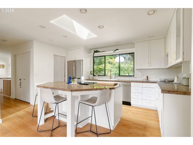 13430 Nw GERMANTOWN Rd, Portland, OR 97231