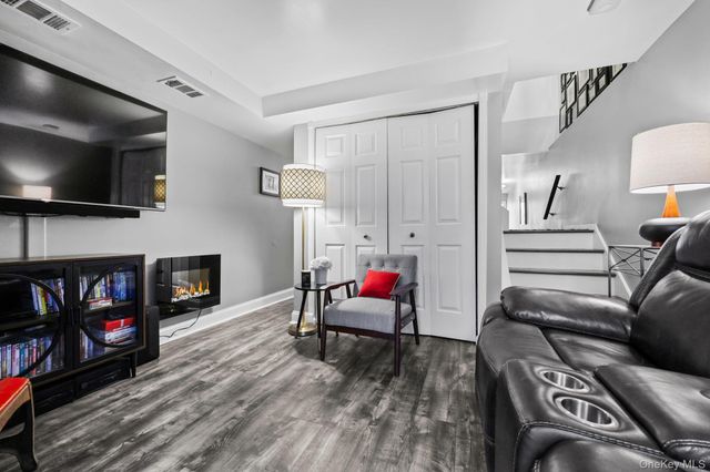 14 Washington Mews 14, Port Chester, NY 10573