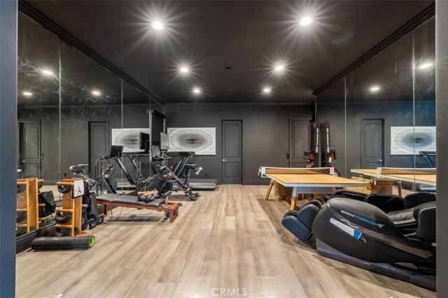 5633 Newcastle Ln, Calabasas, CA 91302