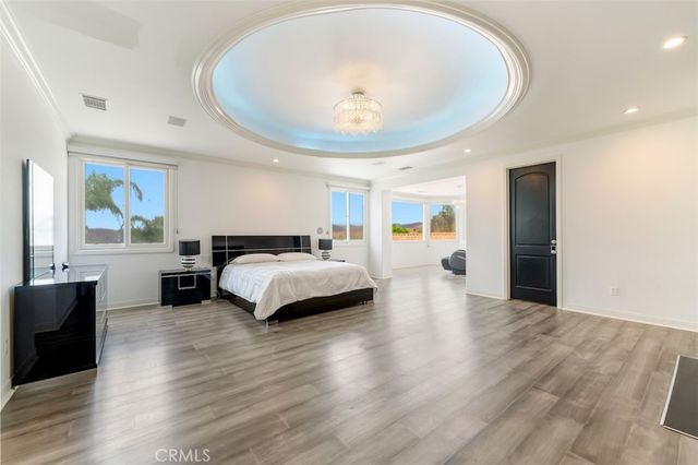 5633 Newcastle Ln, Calabasas, CA 91302