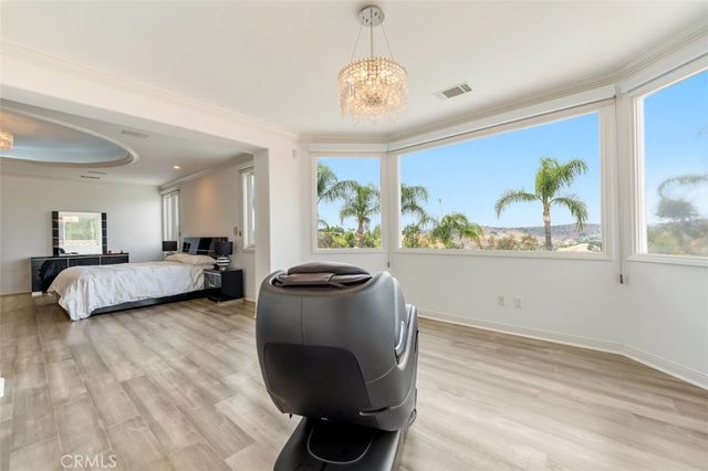 5633 Newcastle Ln, Calabasas, CA 91302