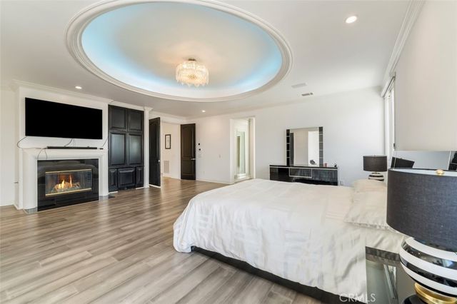 5633 Newcastle Ln, Calabasas, CA 91302