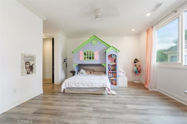 5633 Newcastle Ln, Calabasas, CA 91302