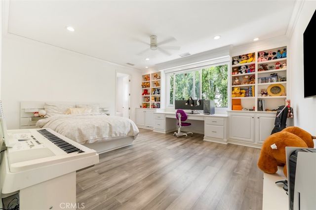 5633 Newcastle Ln, Calabasas, CA 91302