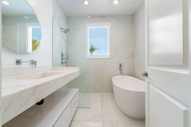 5633 Newcastle Ln, Calabasas, CA 91302