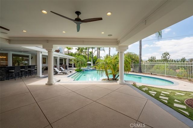 5633 Newcastle Ln, Calabasas, CA 91302