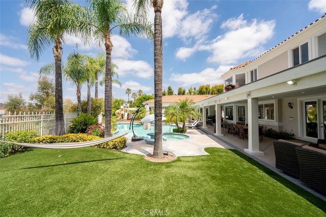 5633 Newcastle Ln, Calabasas, CA 91302