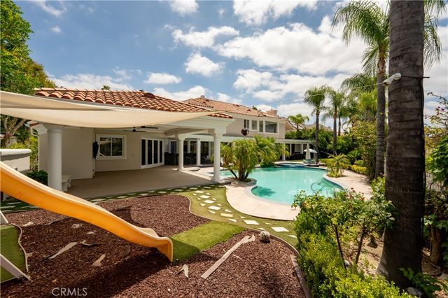 5633 Newcastle Ln, Calabasas, CA 91302