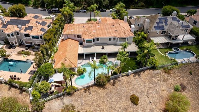 5633 Newcastle Ln, Calabasas, CA 91302