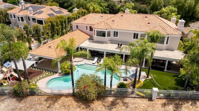 5633 Newcastle Ln, Calabasas, CA 91302