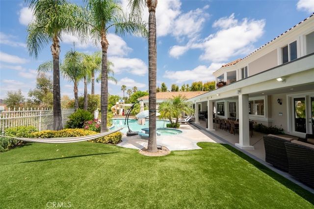 5633 Newcastle Ln, Calabasas, CA 91302