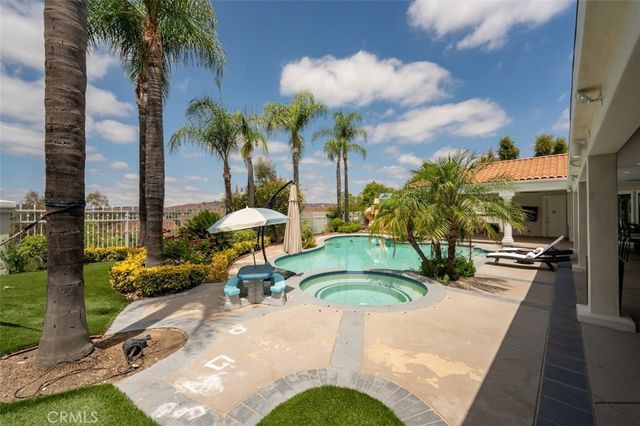 5633 Newcastle Ln, Calabasas, CA 91302