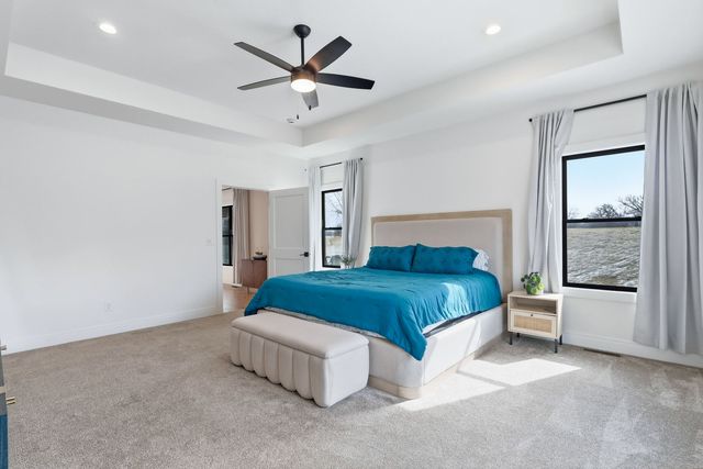 1 Country Club Court, Le Claire, IA 52753