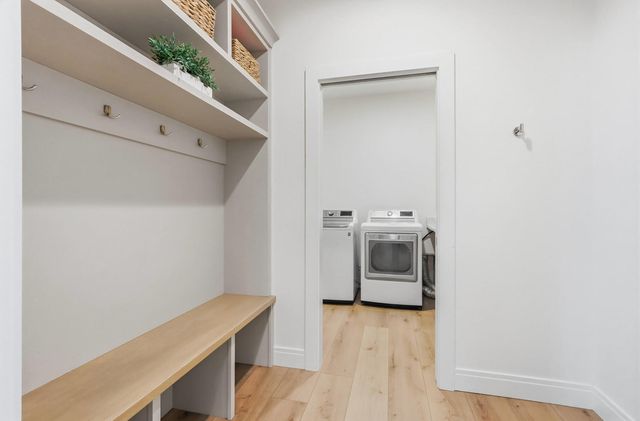 1 Country Club Court, Le Claire, IA 52753